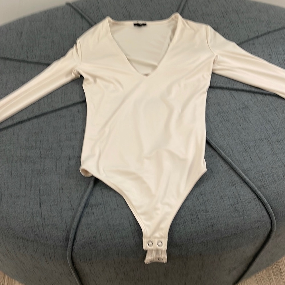 Express brand new with snaps XS